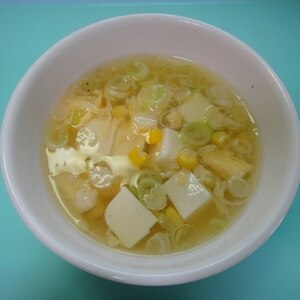 コーンと豆腐の中華風スープ
